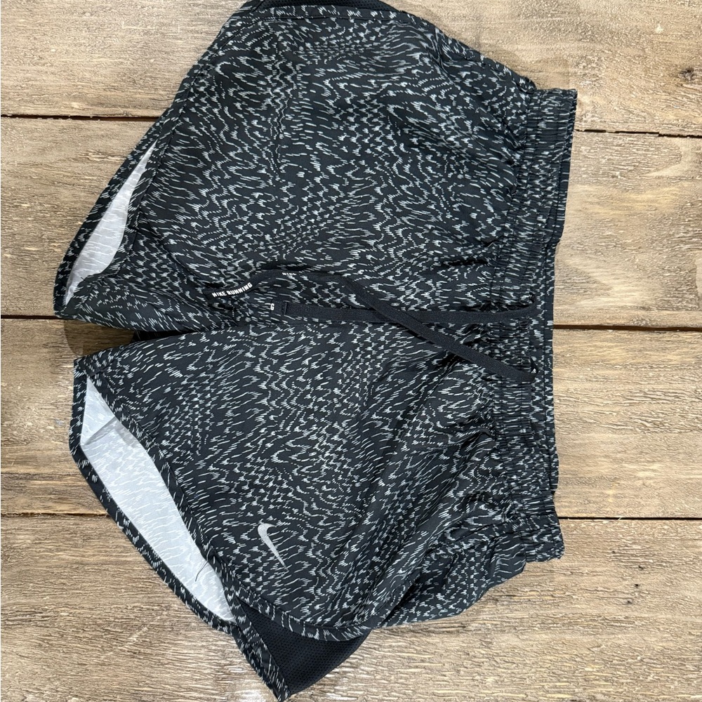 Nike Women's Athletic Shorts in Black and White Pattern